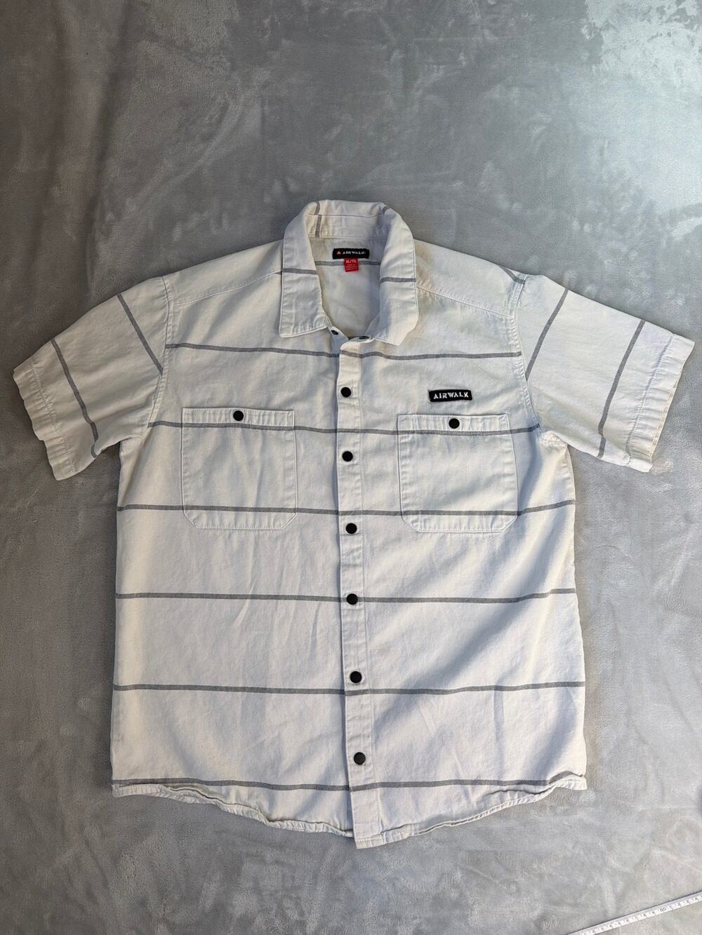 Airwalk Men Short Sleeve Button Up Shirt XL White Gray Stripe Skater
